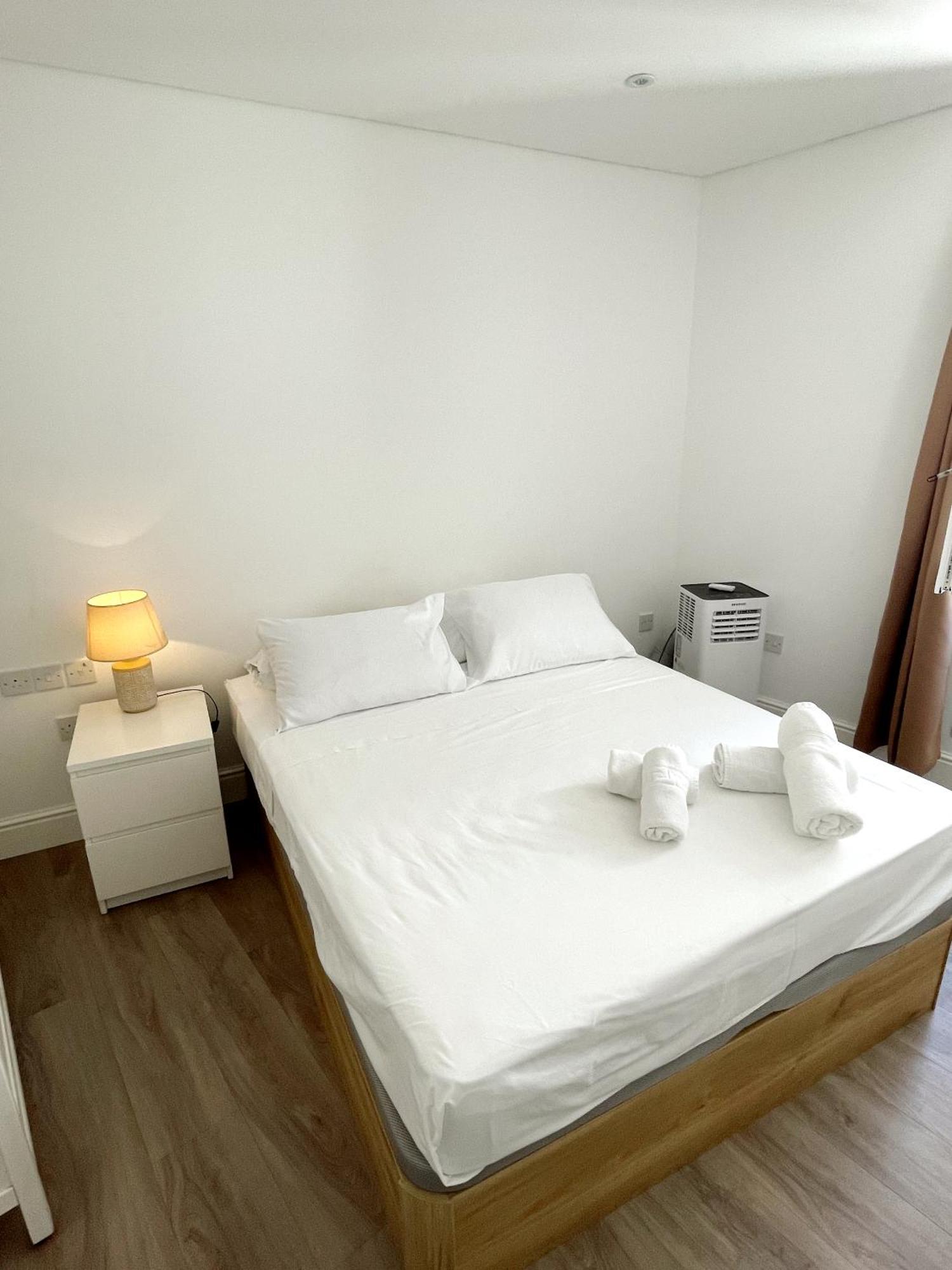 Deluxe City Centre Two Bedroom - Grand Central House Gibraltar Extérieur photo