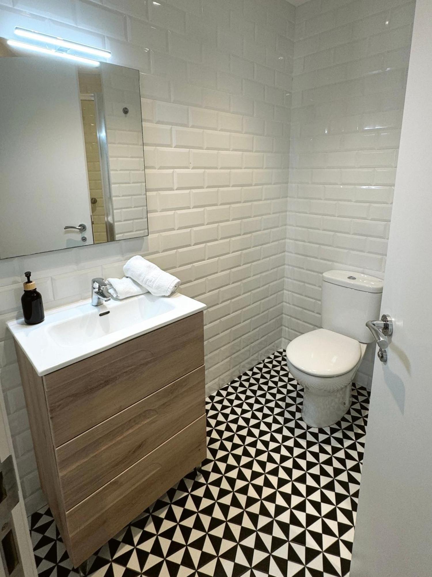 Deluxe City Centre Two Bedroom - Grand Central House Gibraltar Extérieur photo