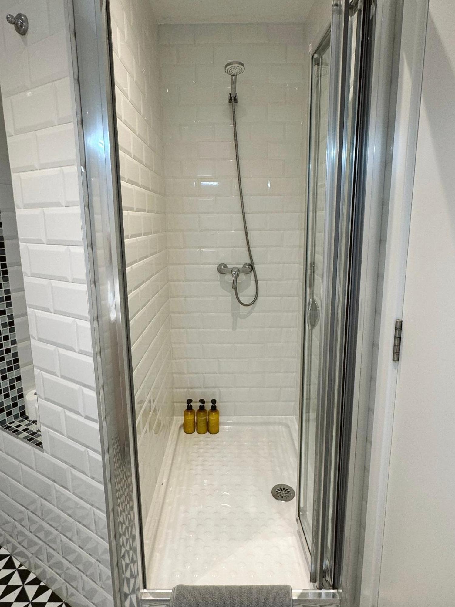 Deluxe City Centre Two Bedroom - Grand Central House Gibraltar Extérieur photo