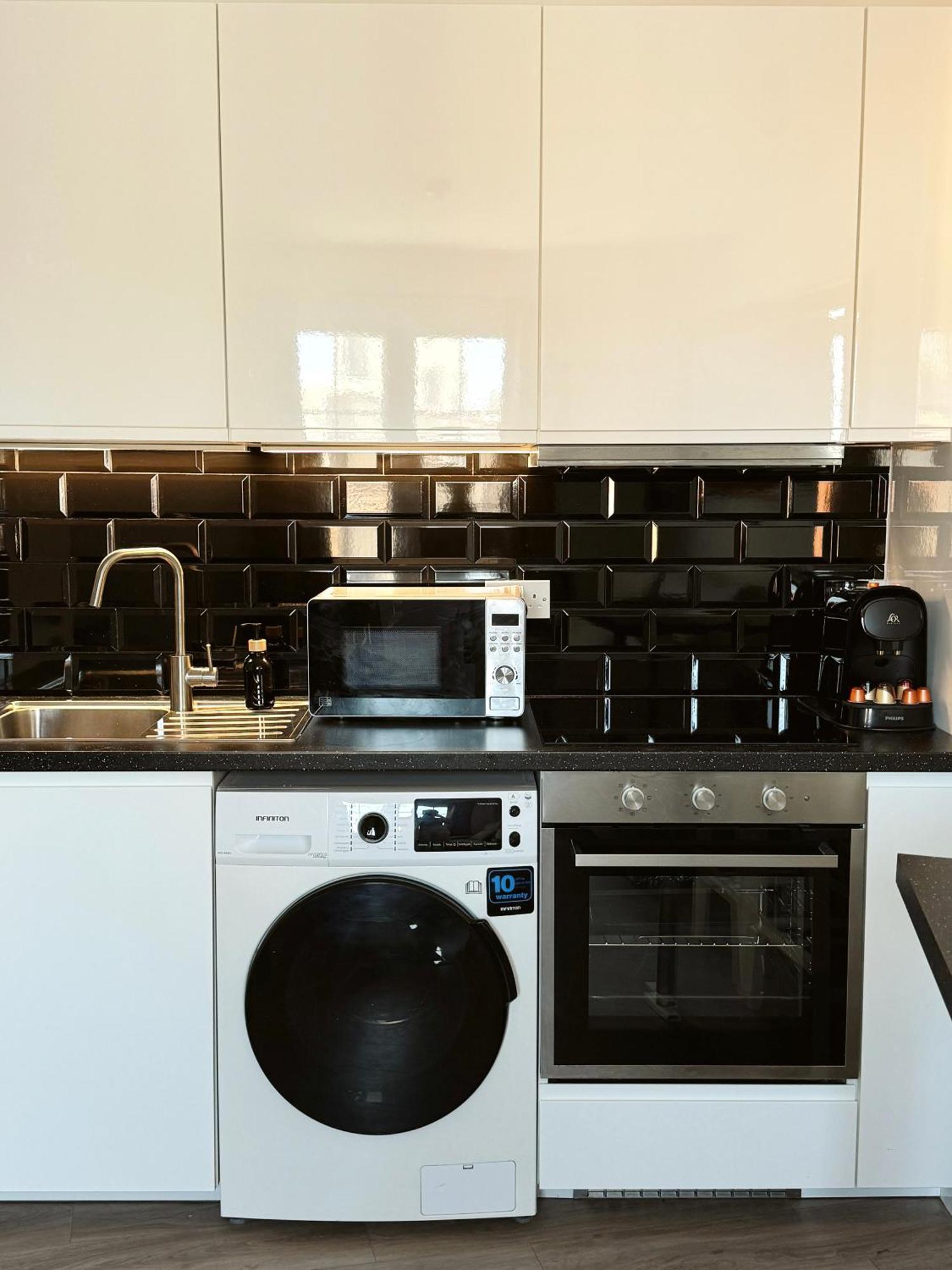 Deluxe City Centre Two Bedroom - Grand Central House Gibraltar Extérieur photo